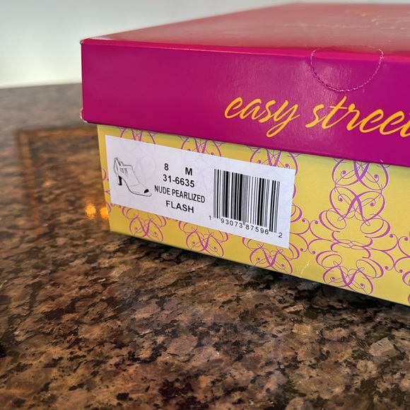 Easy Street nude pearlized flash heels NIB 8 - Picture 9 of 10